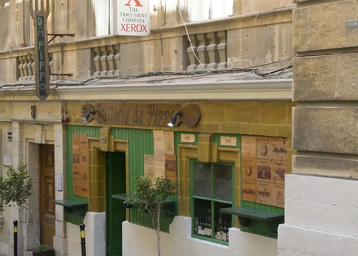 Vincenti Strait Street Suite